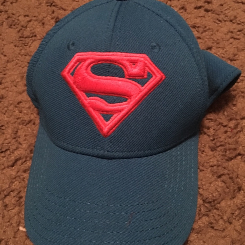 Superman Hat - Picture 1 of 3